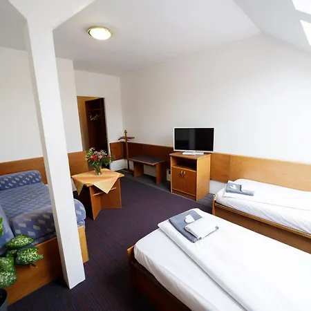 Peliny Hotel Chocen